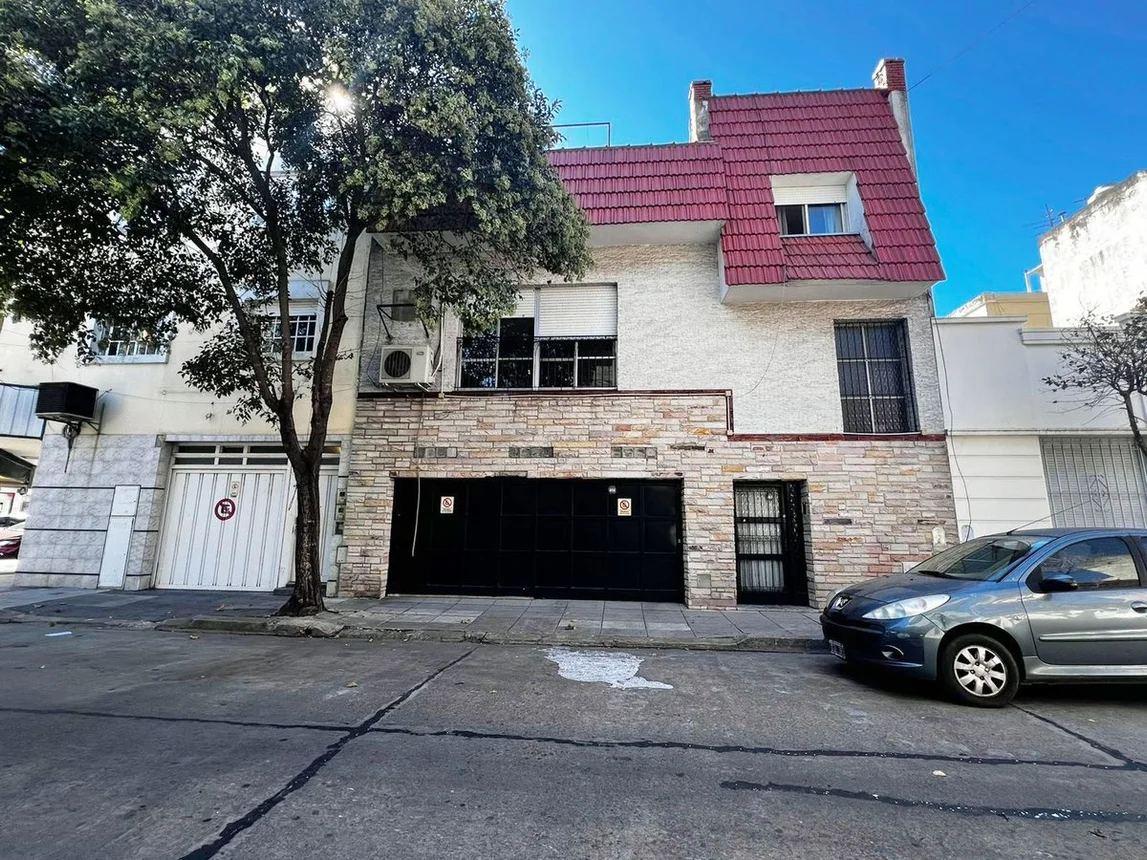 Casa de 4 ambientes en venta en Villa Real, Pasaje Ottawa 2900