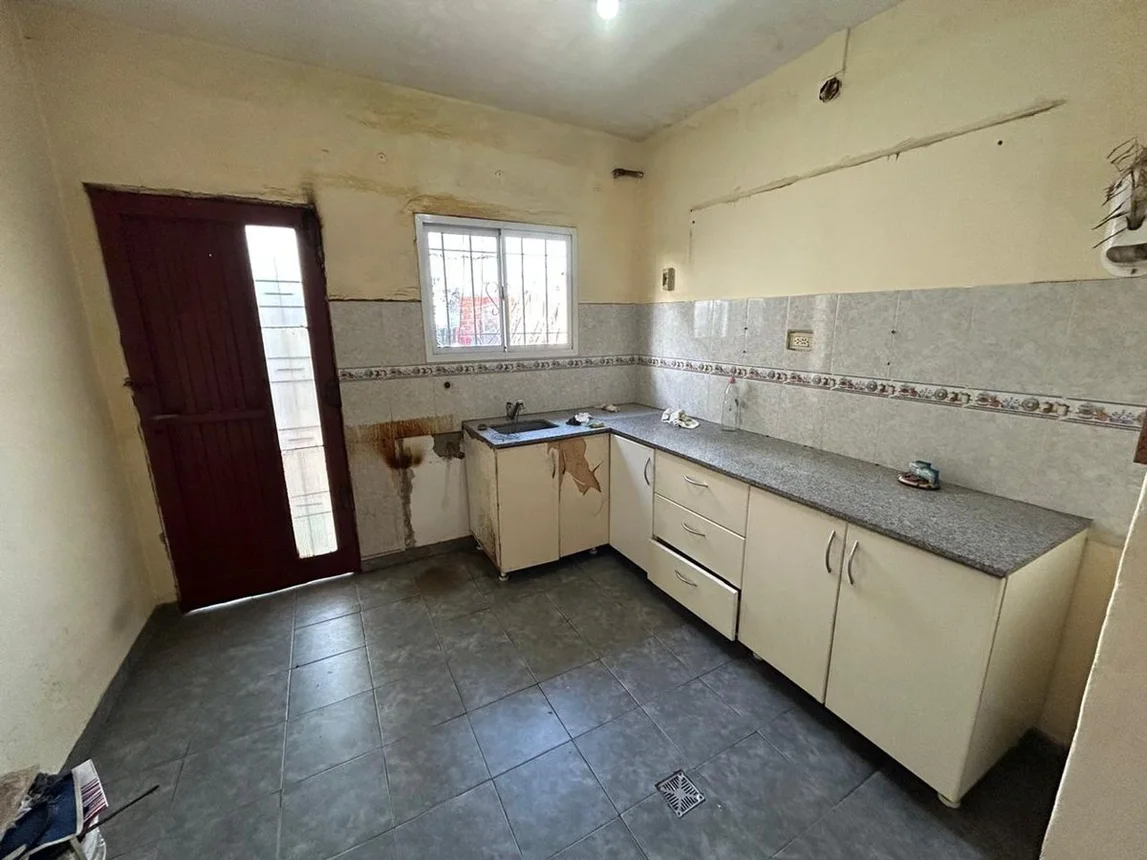 Casa de 3 ambientes en venta en Caseros, Volcán San José 4500, foto 2