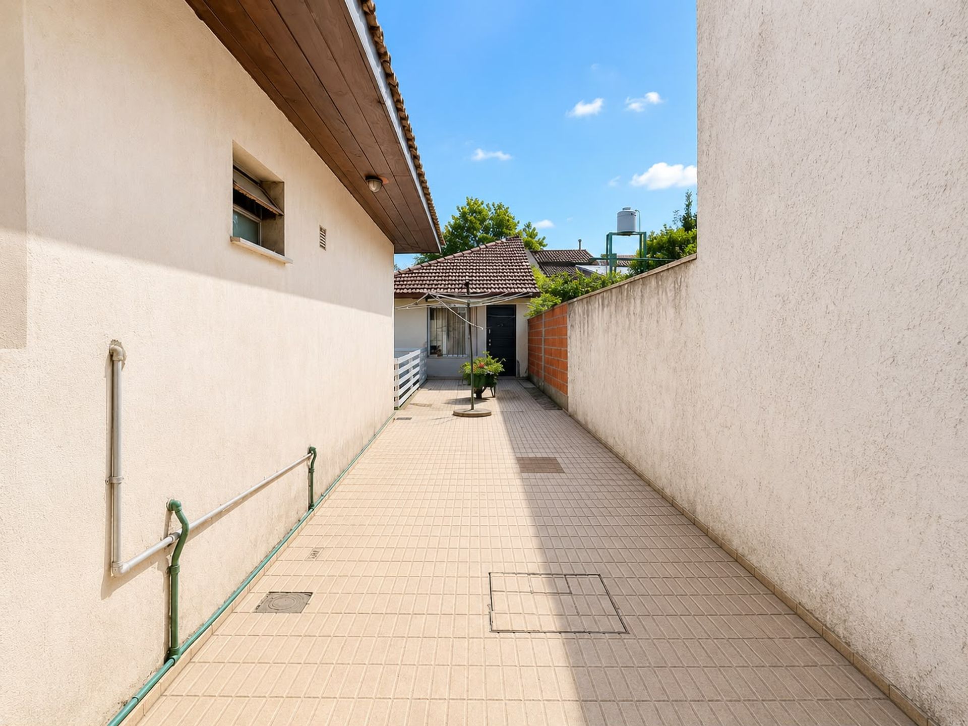 Foto 21 — VENTA CASA 3 AMB JARDÍN Y COCHERA BERNAL CENTRO
