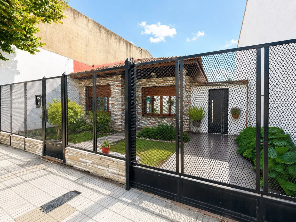 Casa en venta en Bernal Este, foto 3