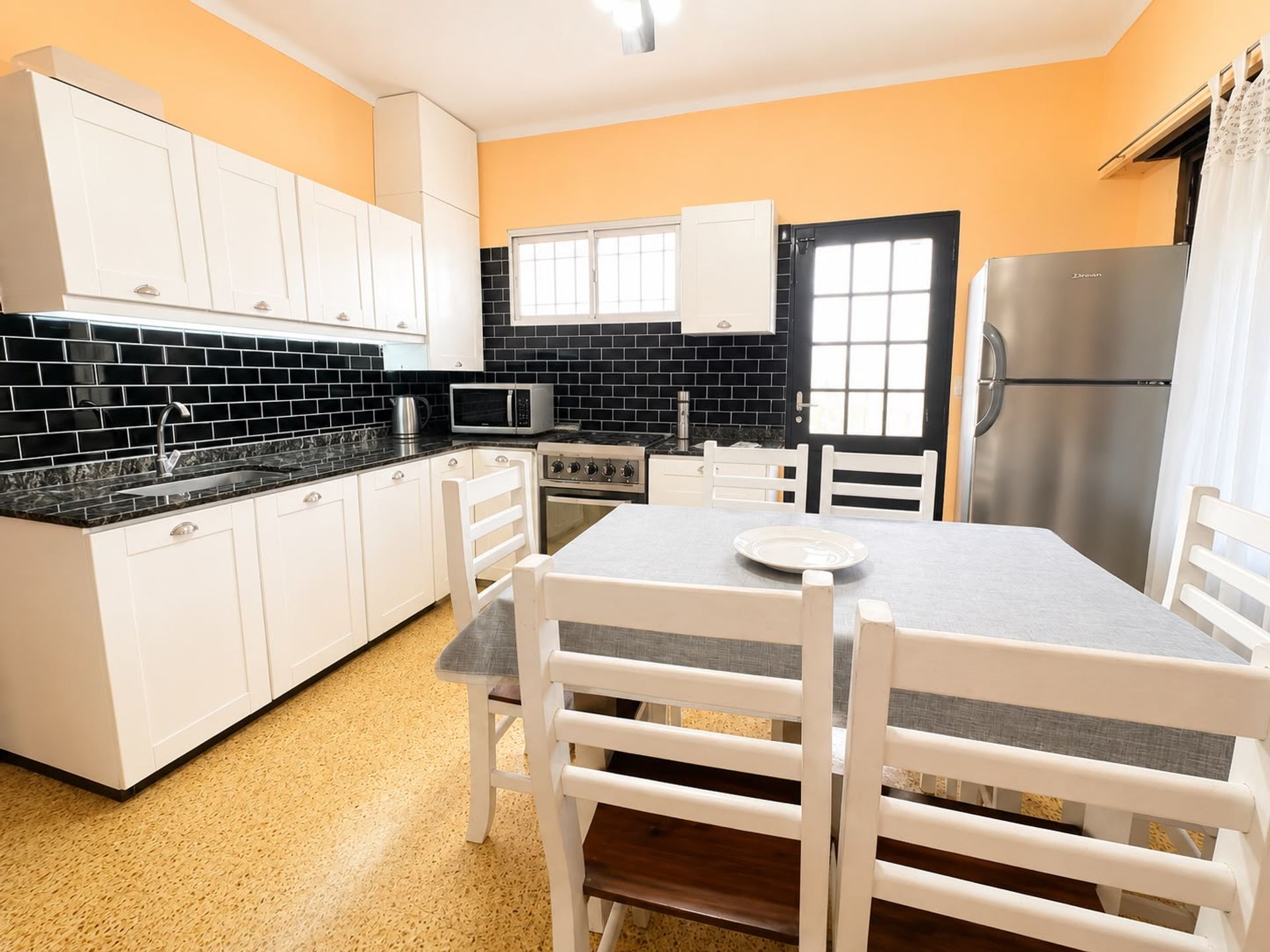 Foto 13 — VENTA CASA 3 AMB JARDÍN Y COCHERA BERNAL CENTRO