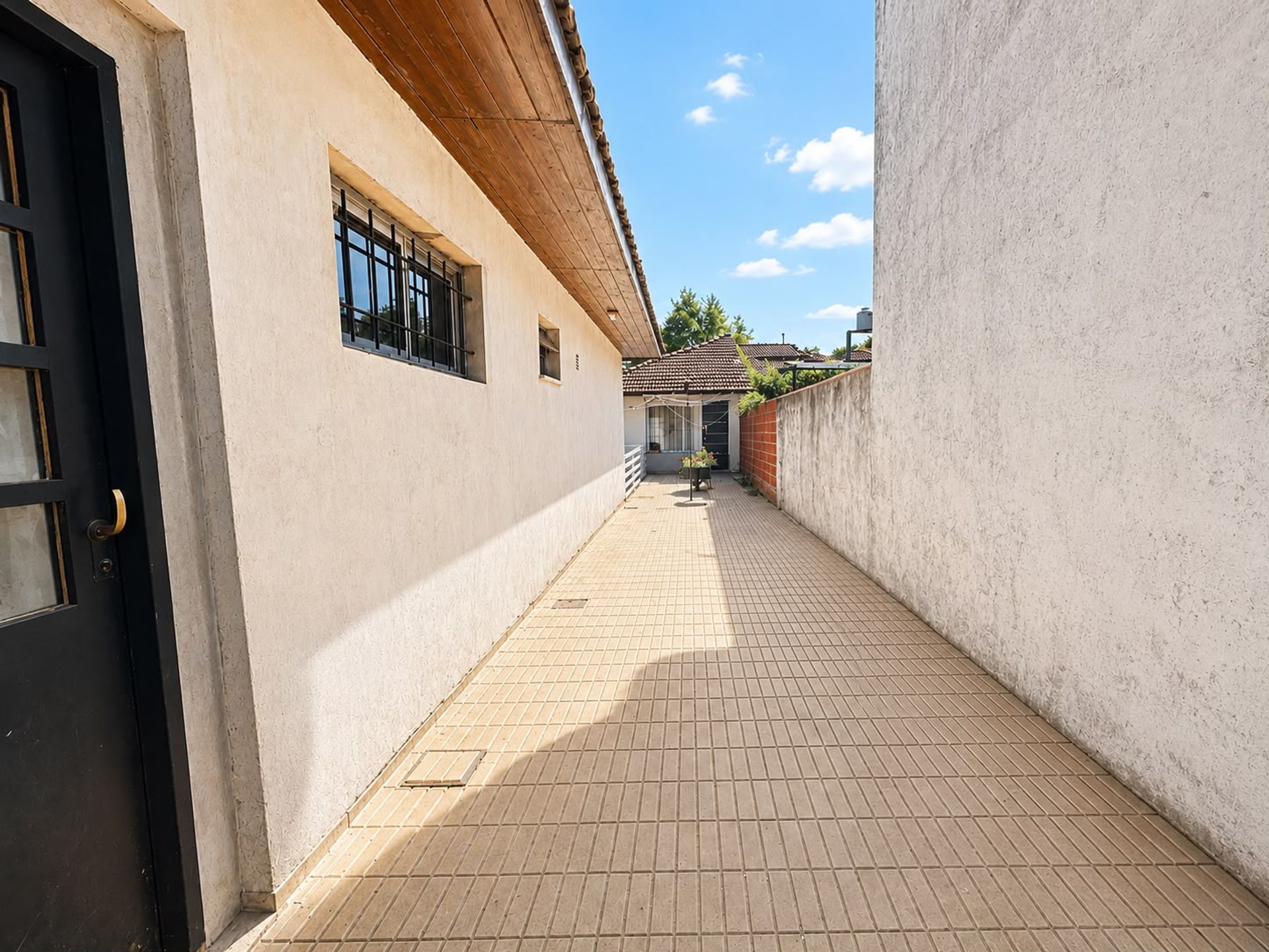 Foto 22 — VENTA CASA 3 AMB JARDÍN Y COCHERA BERNAL CENTRO
