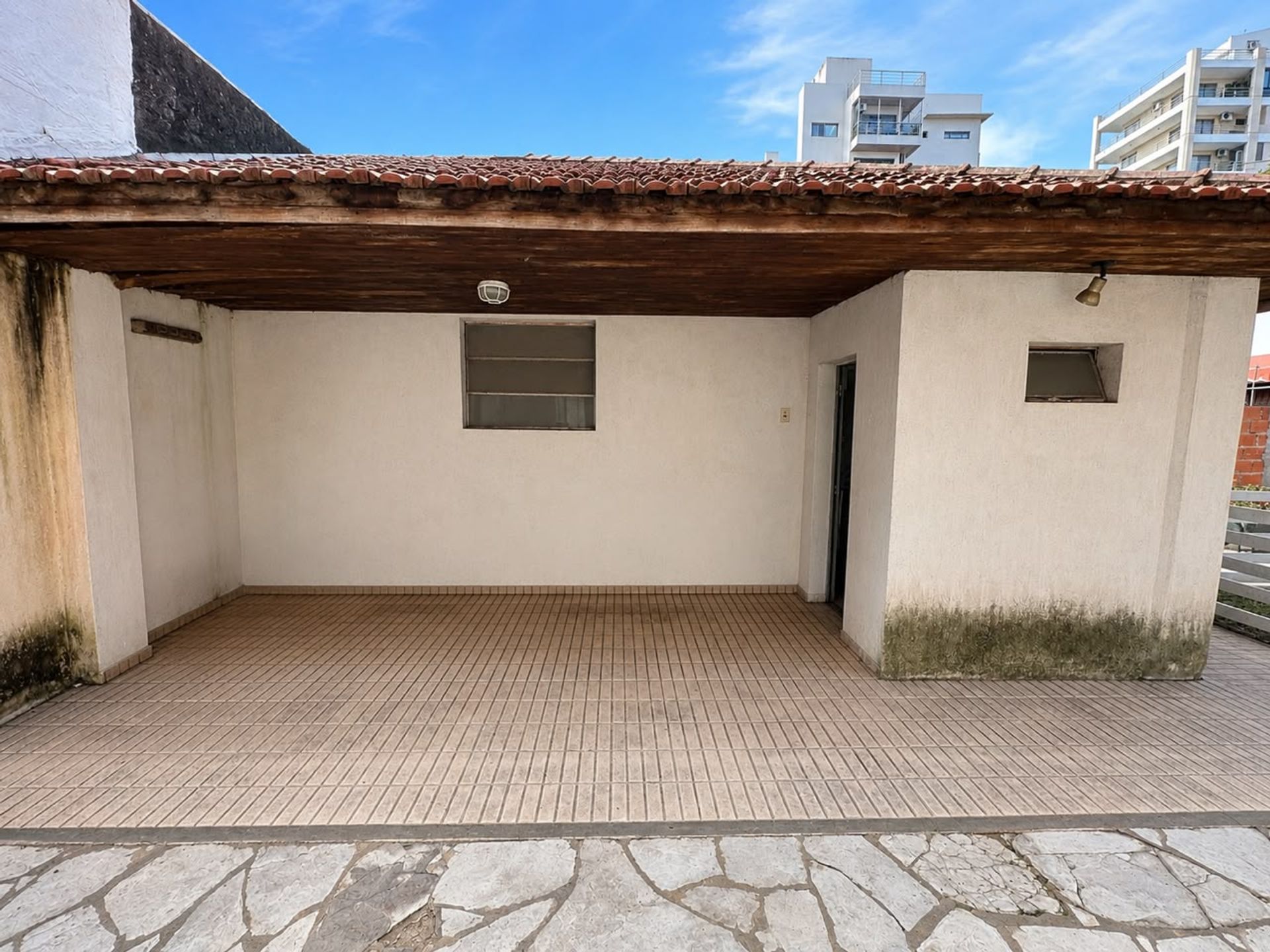 Foto 25 — VENTA CASA 3 AMB JARDÍN Y COCHERA BERNAL CENTRO