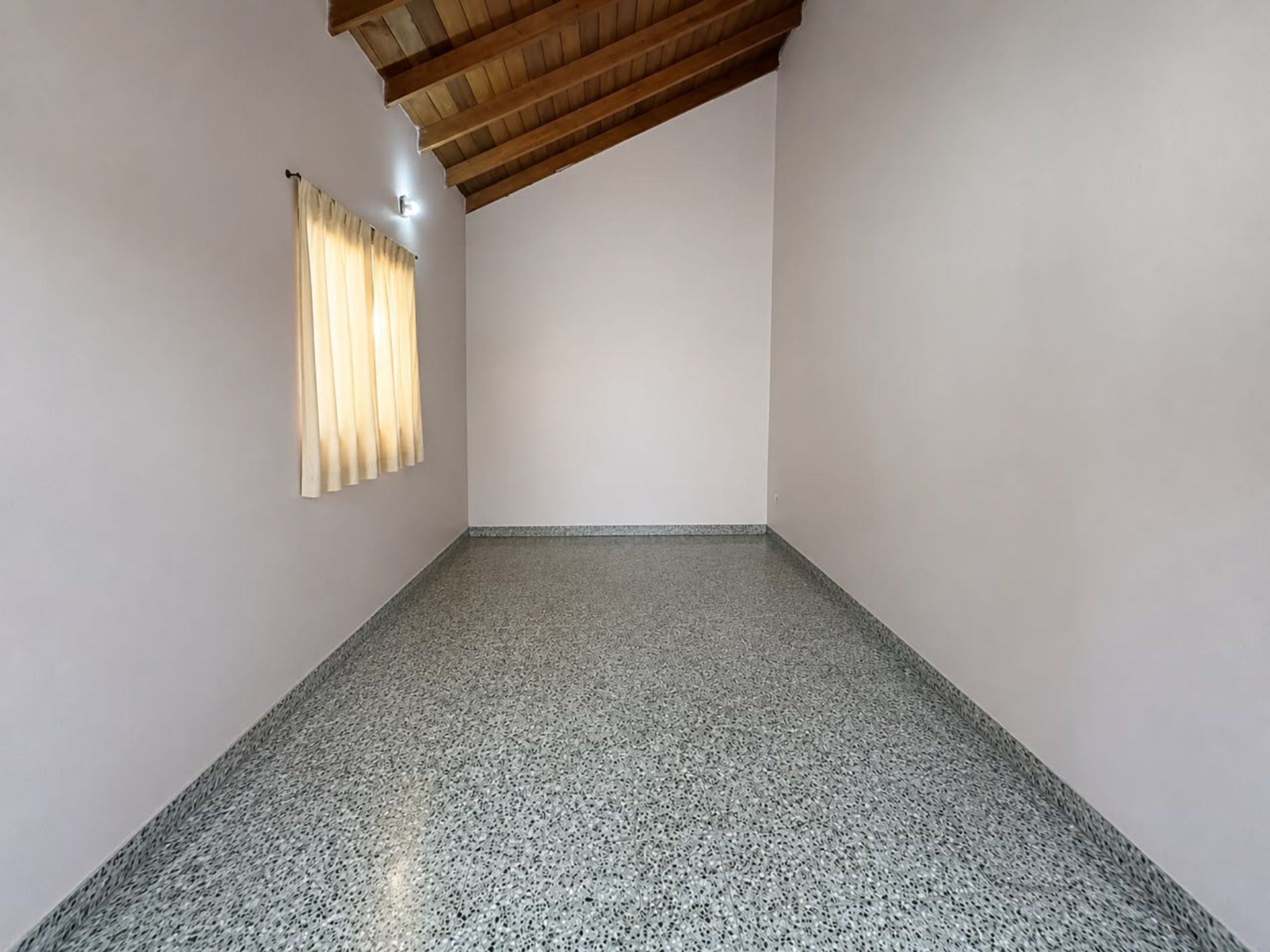 Foto 24 — VENTA CASA 3 AMB JARDÍN Y COCHERA BERNAL CENTRO