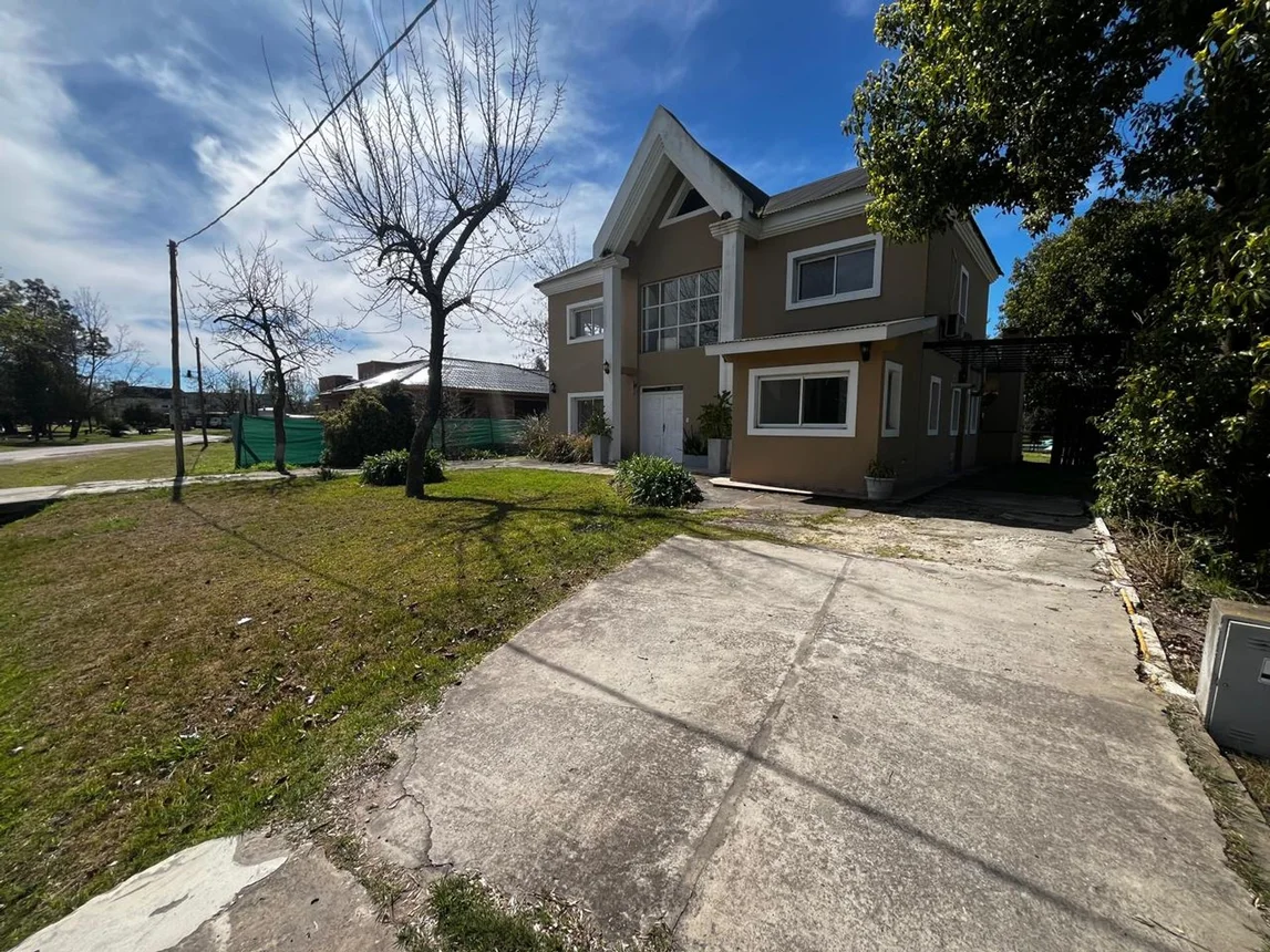 Casa de 4 ambientes en alquiler en Pilar, Alborada 100