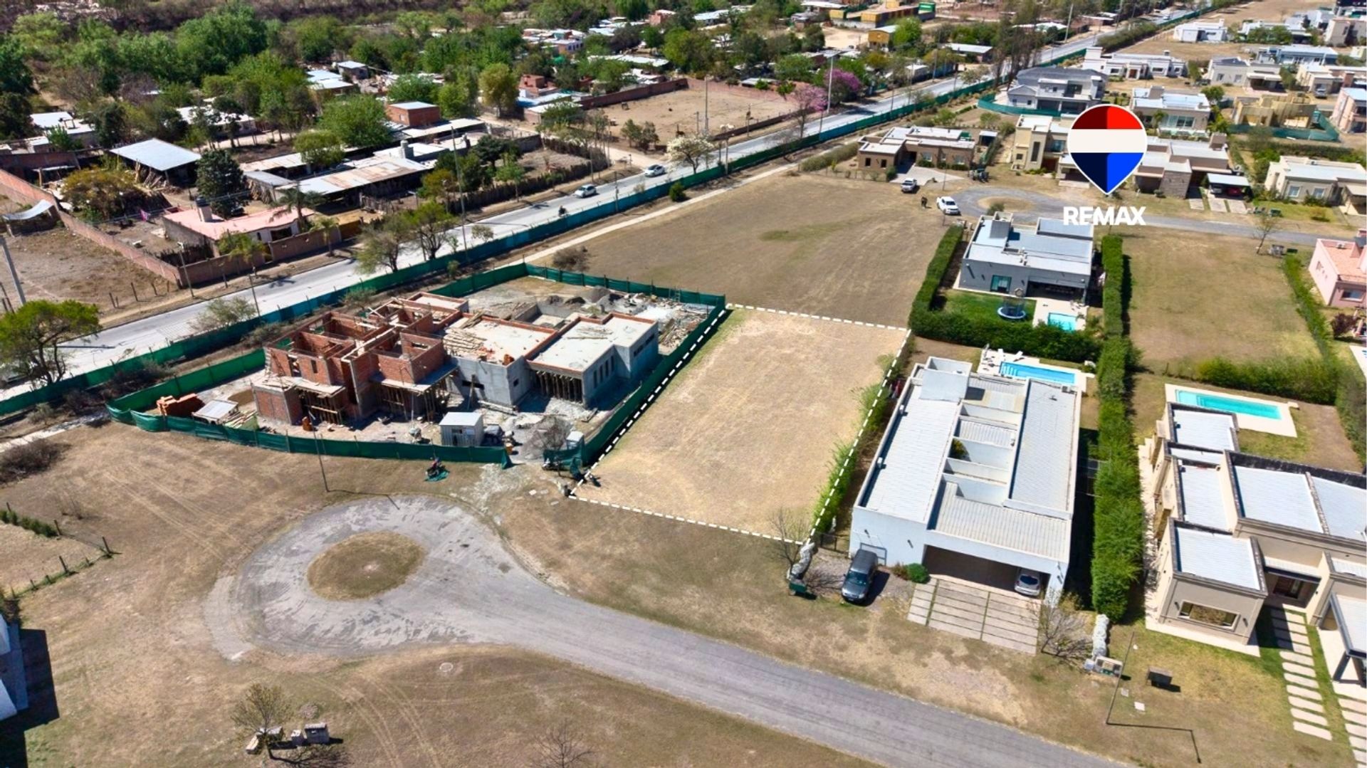 TERRENO EN VENTA EN JARDINES DE SAN LORENZO - foto 1