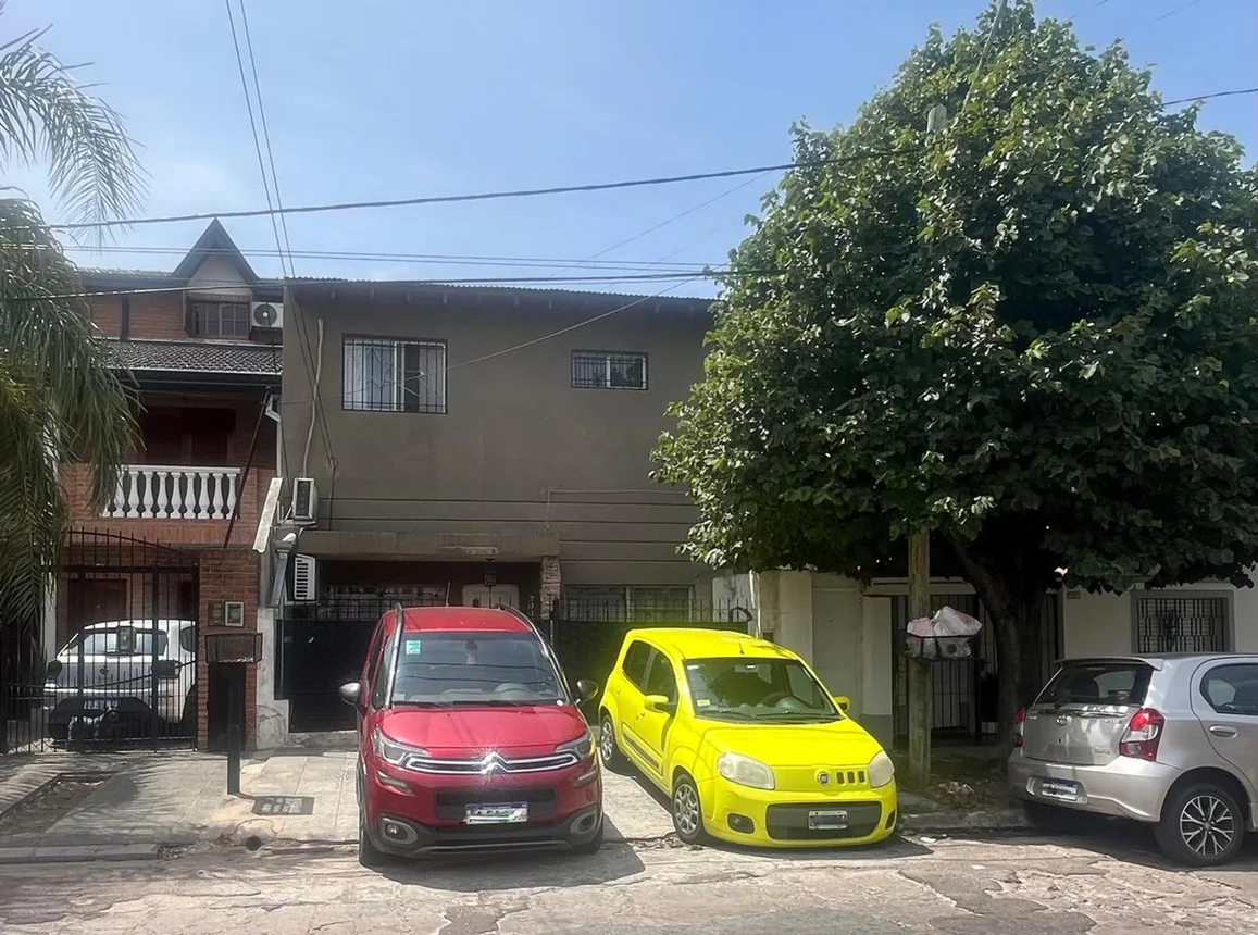 Casa en venta en Castelar, foto 3
