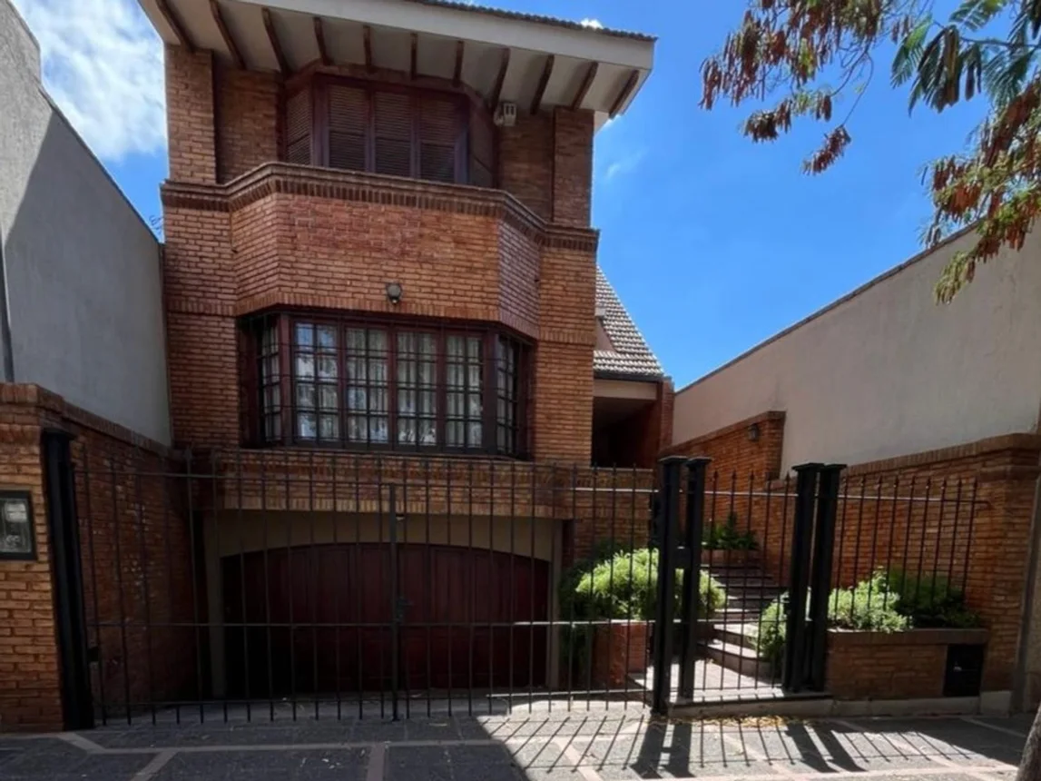 Casa en venta en Mendoza, foto 2