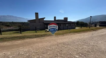 ALQUILER CASA B° PRIVADO CLUB CAMPO ROCA