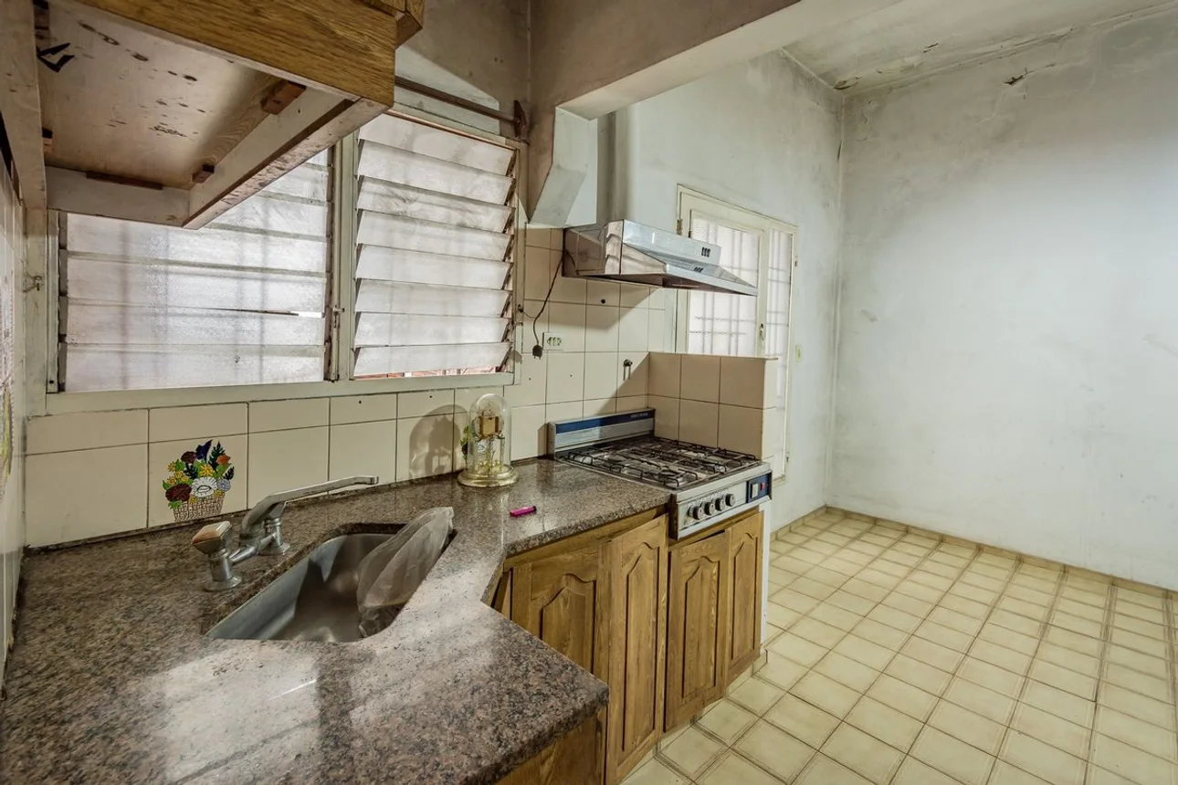 Venta PH tipo casa con local y garaje, foto 5
