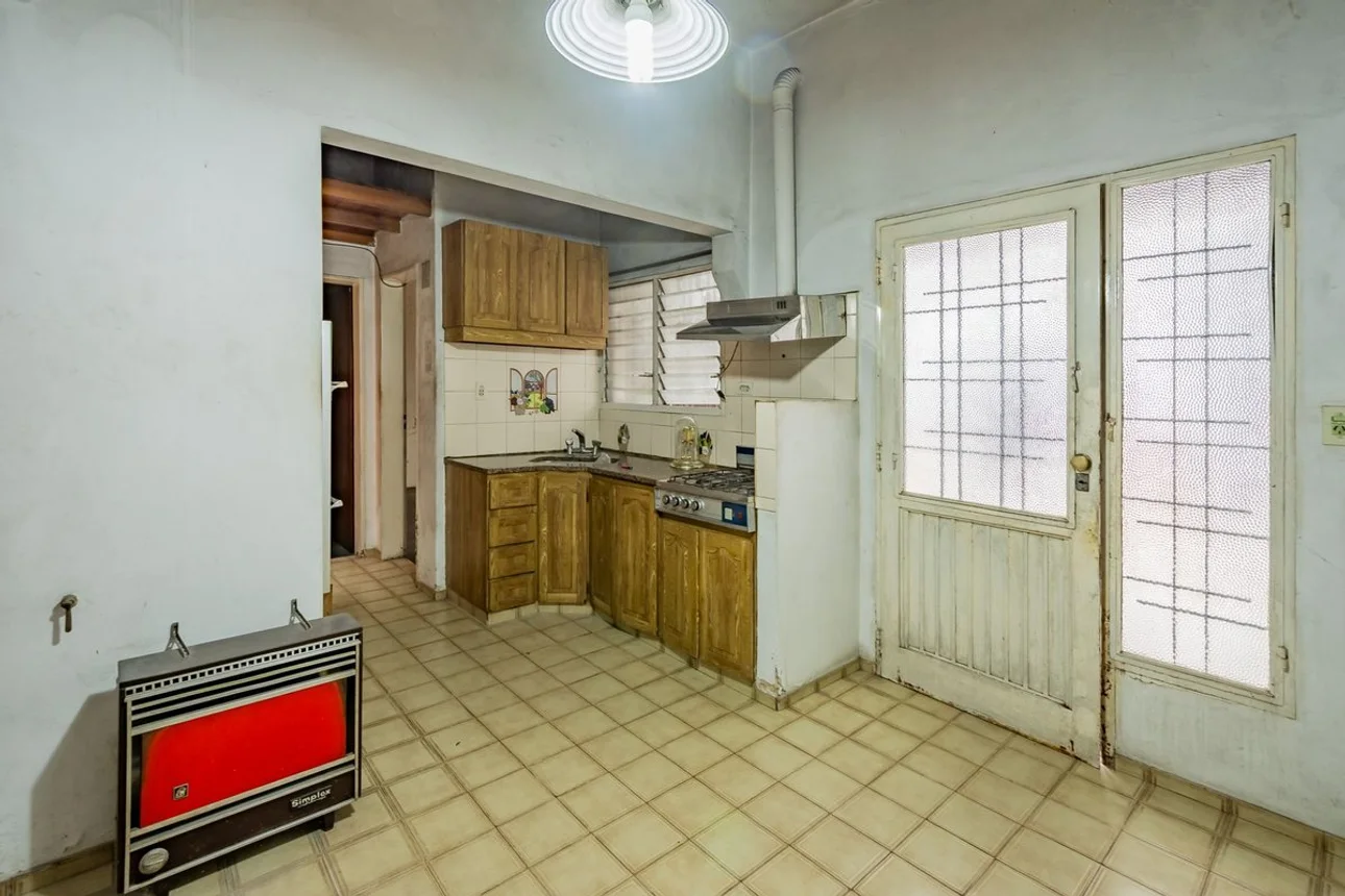 Venta PH tipo casa con local y garaje, foto 3