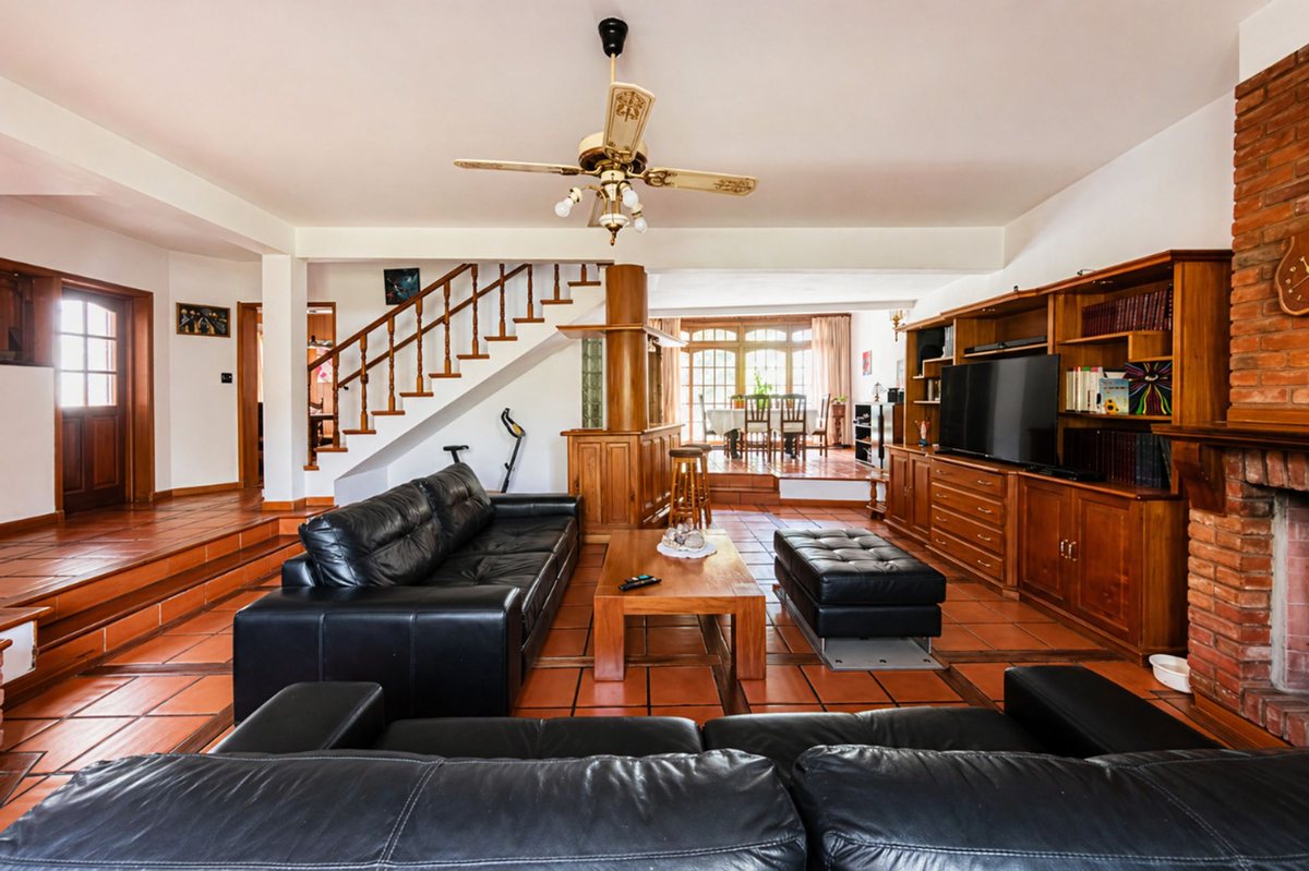 Foto 5 — Casa en venta - Pacheco - 5 amb - Quincho y jardín
