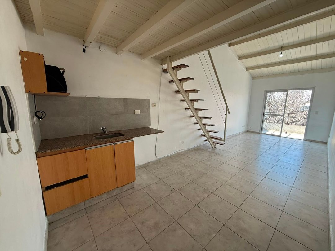 VENTA 2 AMB LOFT BALCON CENTRO DE CASEROS