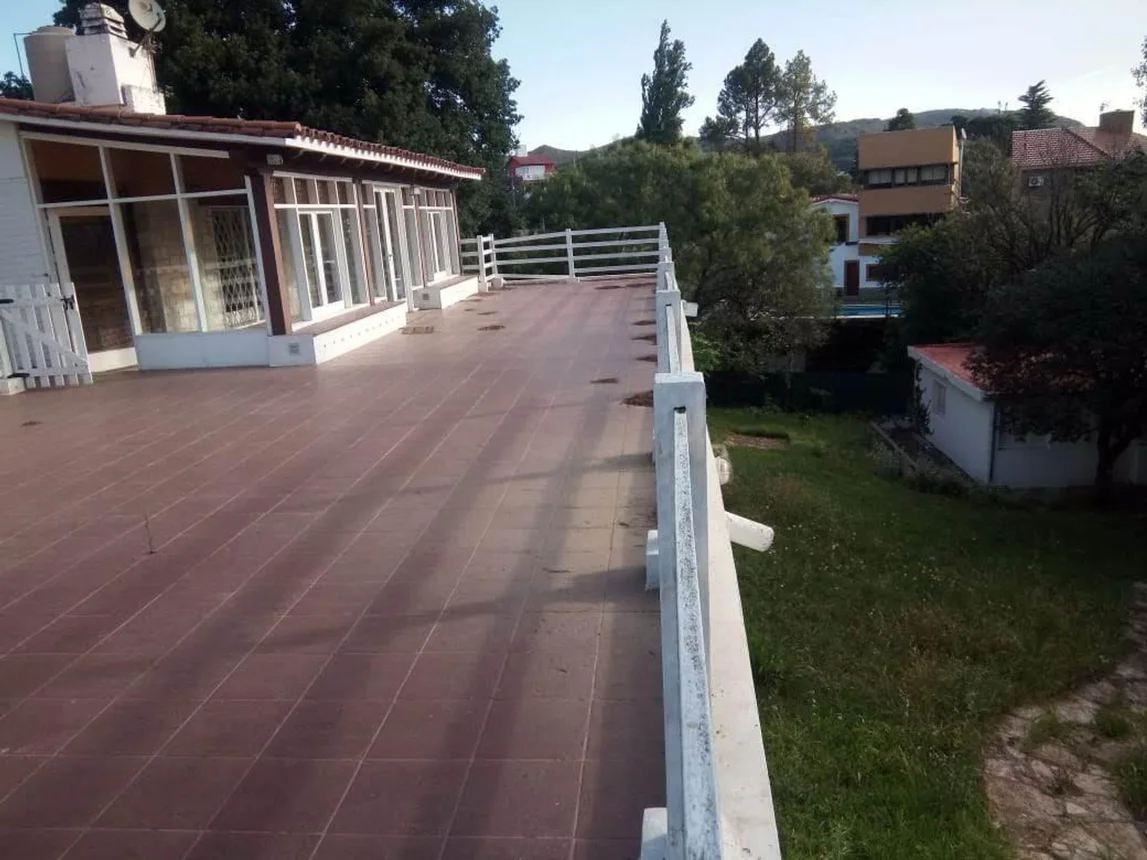 Casa de 6 ambientes en venta en Villa Carlos Paz, Ranqueles 100