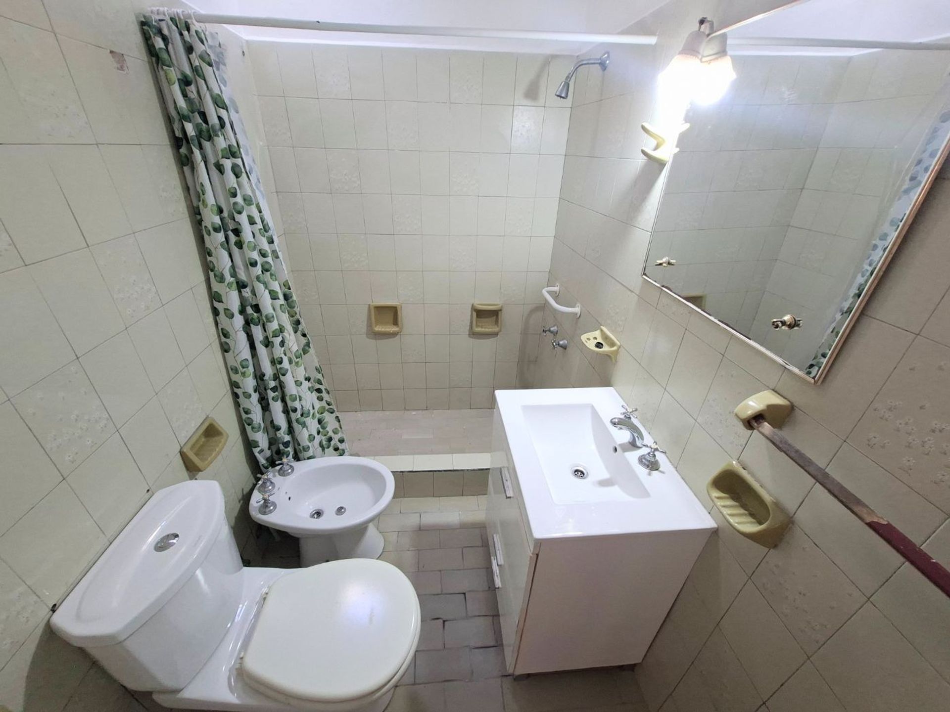 Foto 7 — VENTA CASA 3 AMB CON PARQUE, BERNAL ESTE.APTA CRED