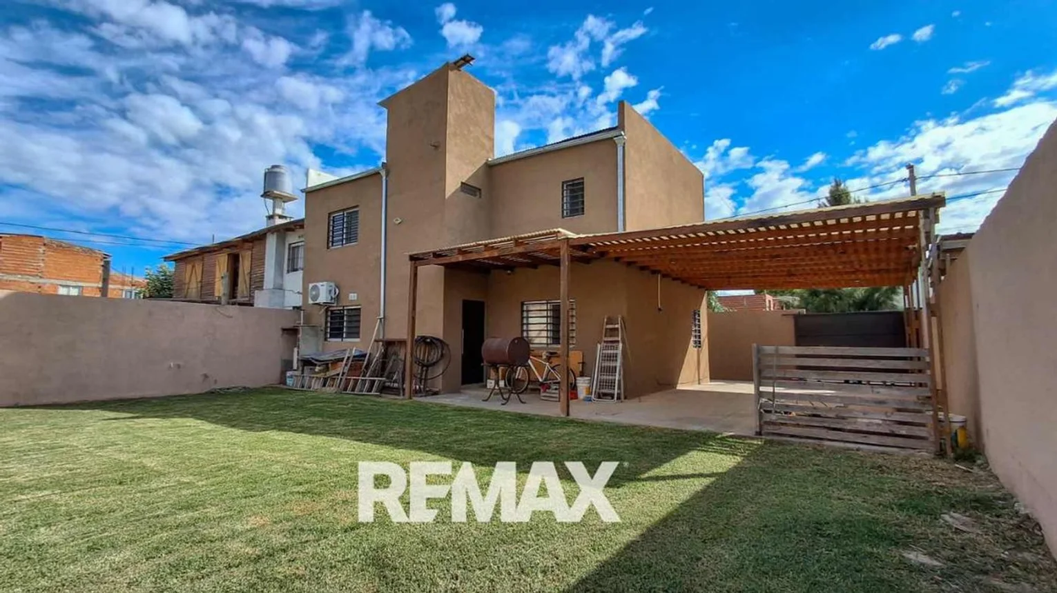 Casa dúplex en venta en Pilar