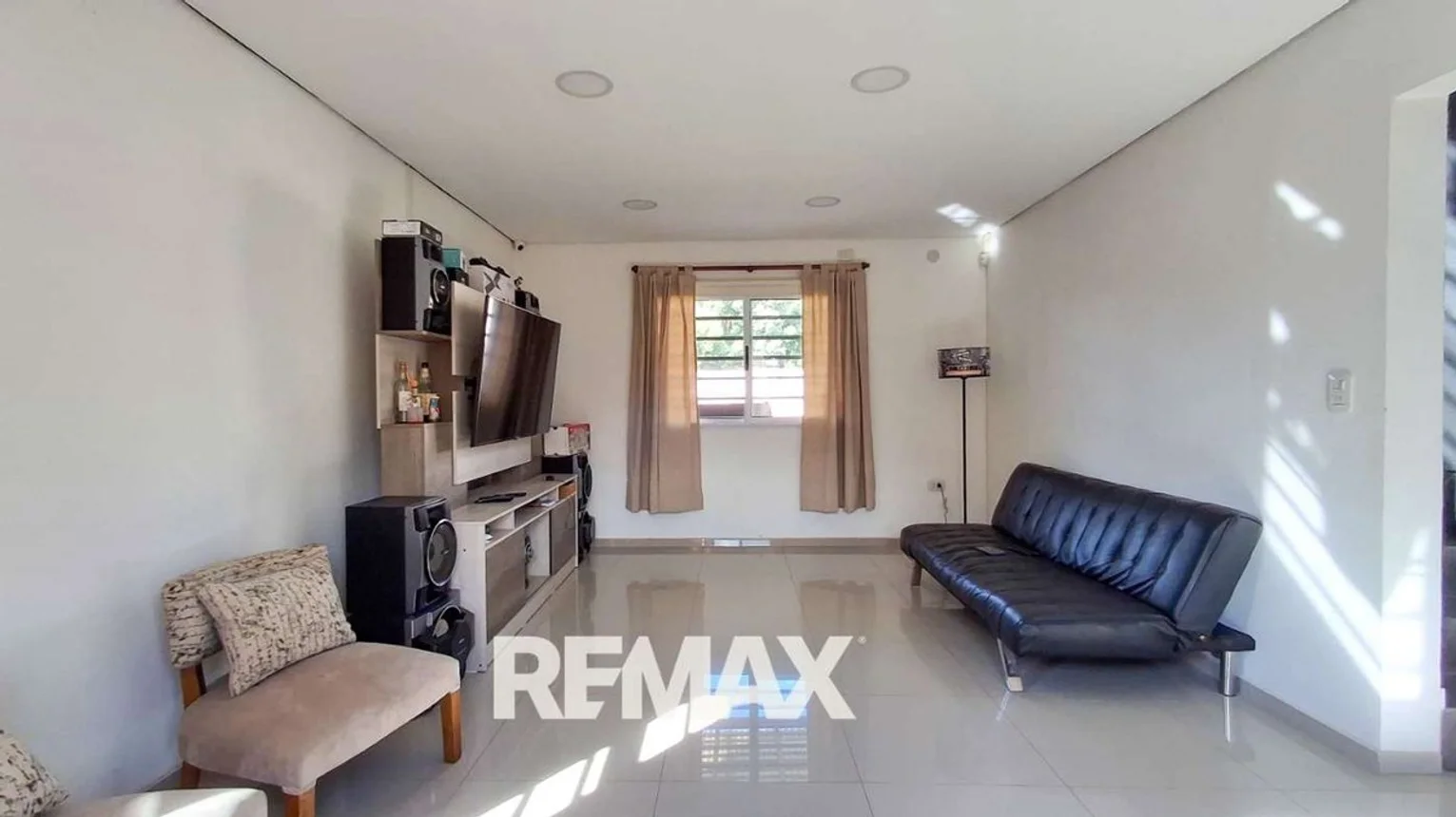 Casa dúplex en venta en Pilar, foto 5