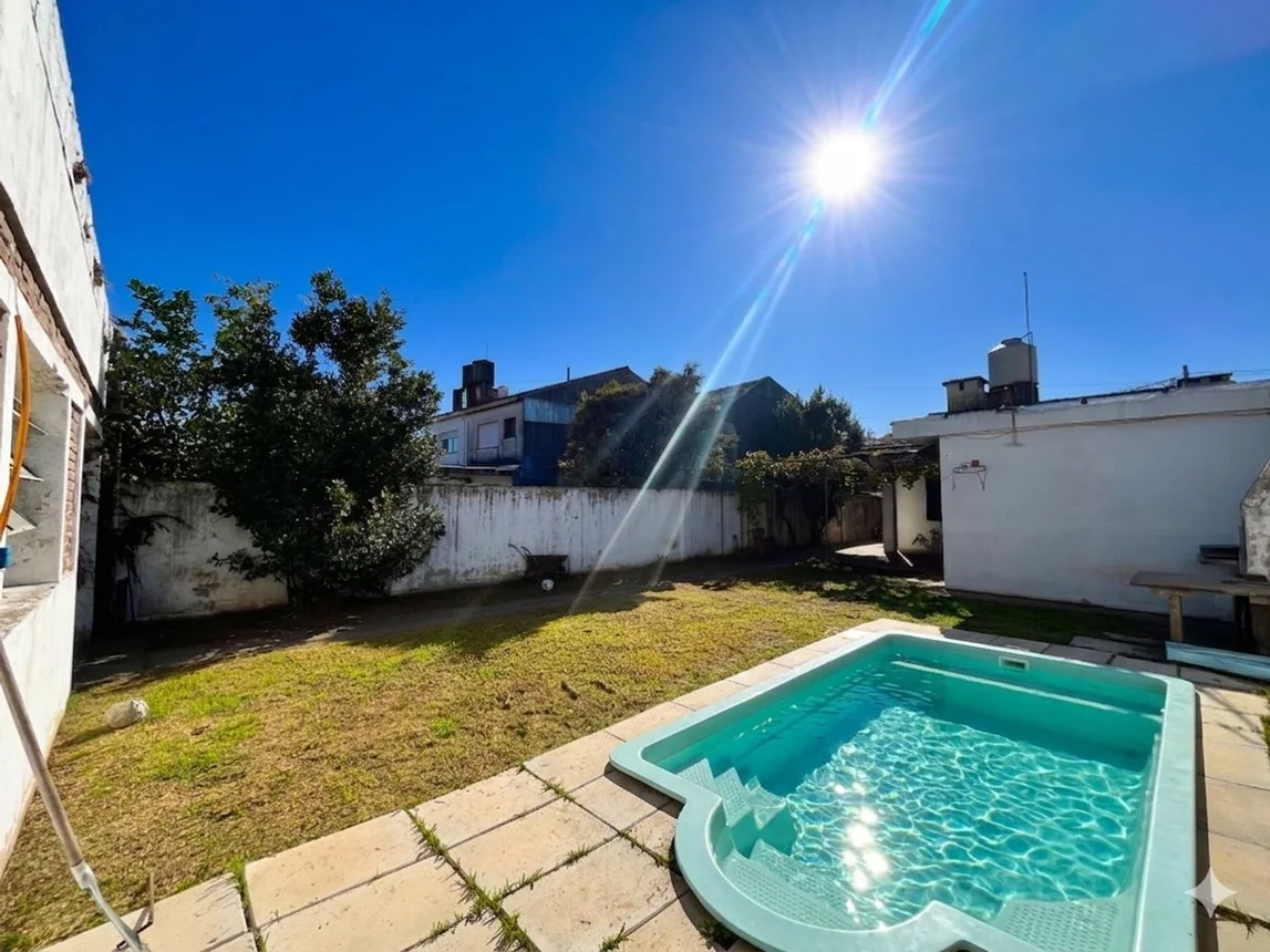 Casa en venta en Ramos Mejía, foto 2