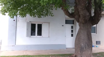 VENTA CASA 2 DORMITORIOS ZONA CENTRO HUMBOLDT