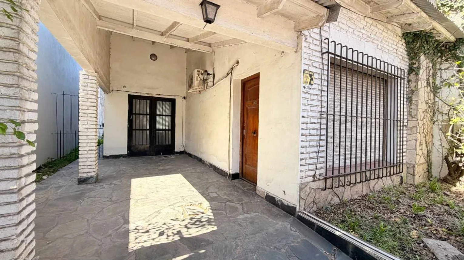 Casa de 3 ambientes en venta en Morón, Río Piedras 300