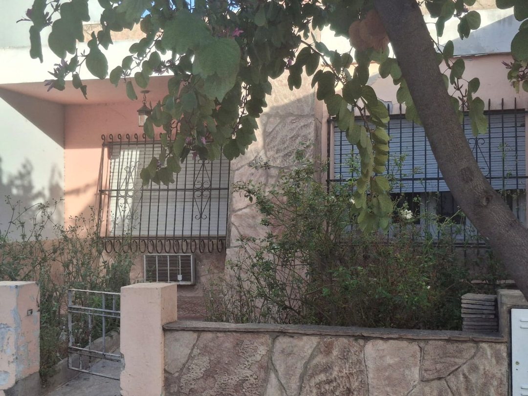 VENTA CASA A REFACCIONAR ZONA CENTRO APTO CRÉDITO