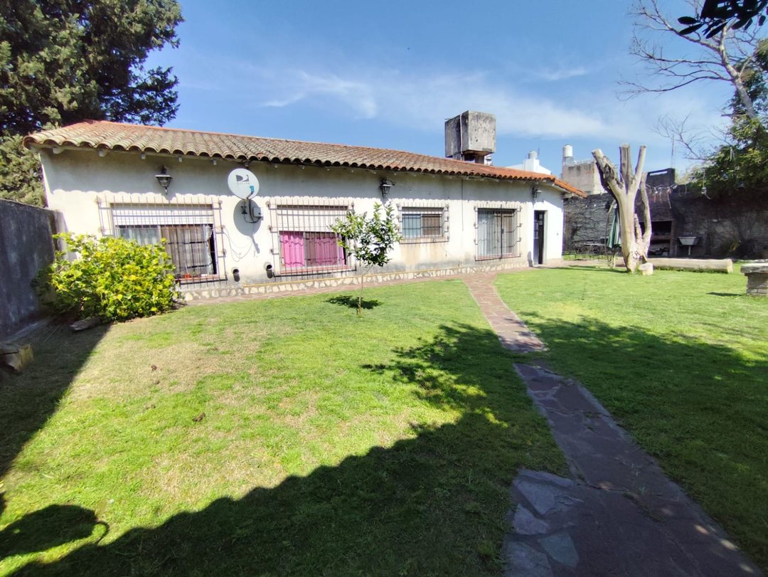 VENTA CASA QUINTA 6 AMB LOTE DE 857 MTS HURLINGHAM