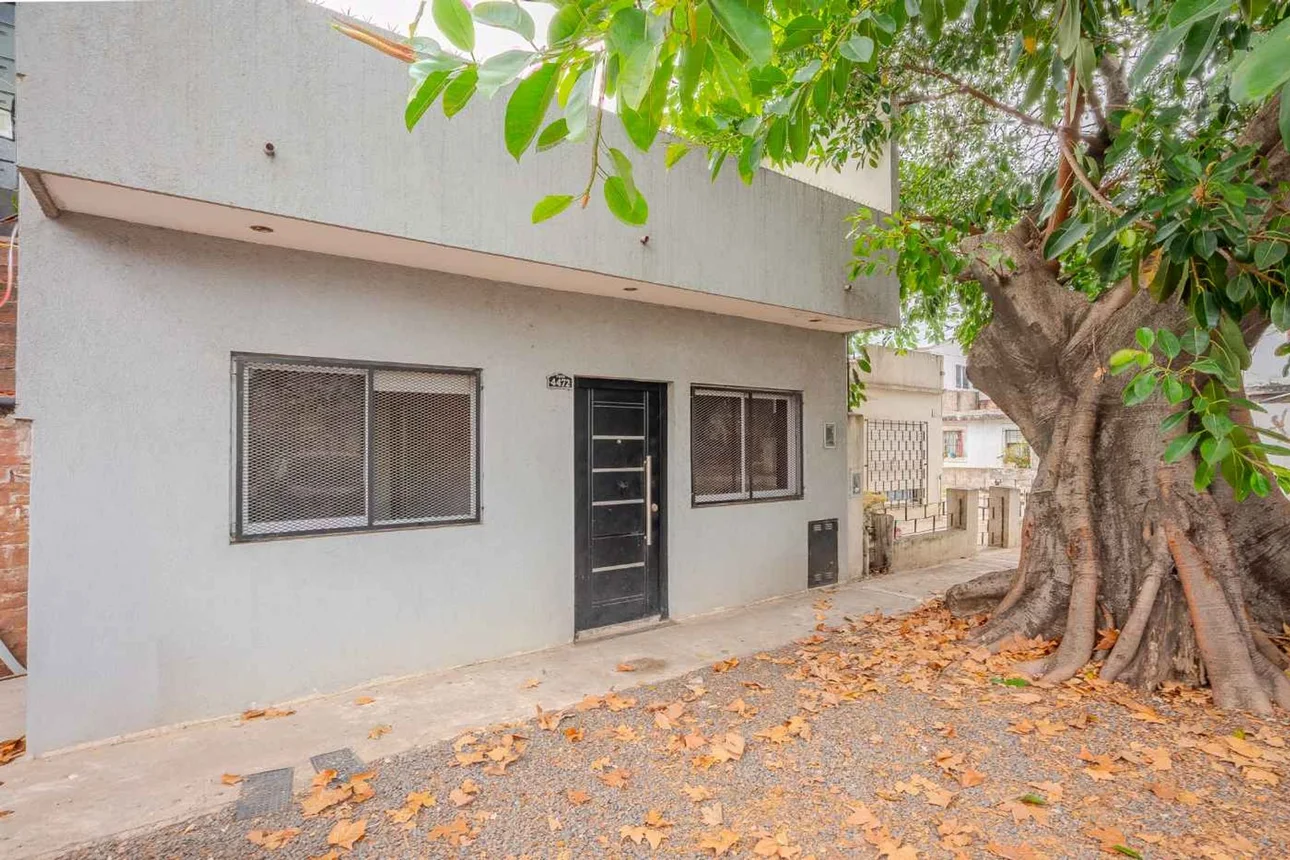 Casa de 3 ambientes en venta en Caseros, Puan 4400