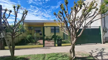 VENTA CASA 3 AMBIENTES CON QUINCHO Y COCHERA MERLO