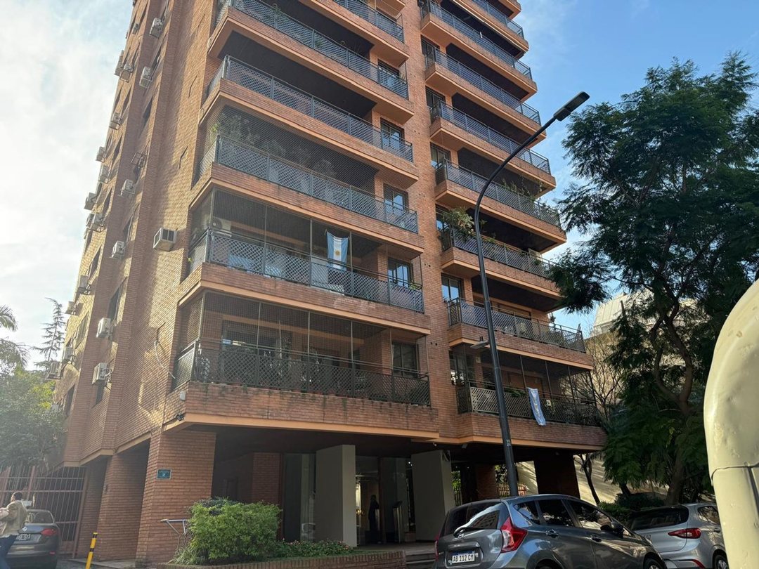 Venta Depto Tres Ambientes con Cochera y Baulera