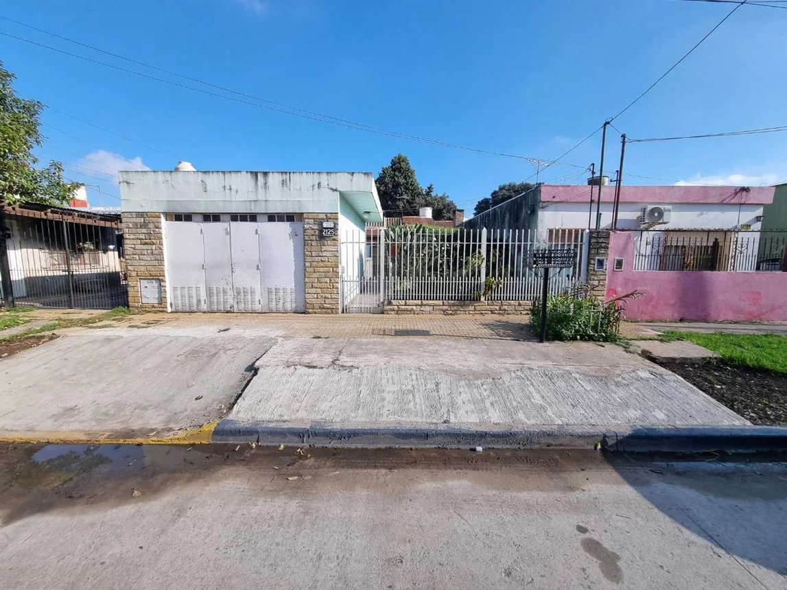Casa de 4 ambientes en venta en Grand Bourg, Moquegua 2100
