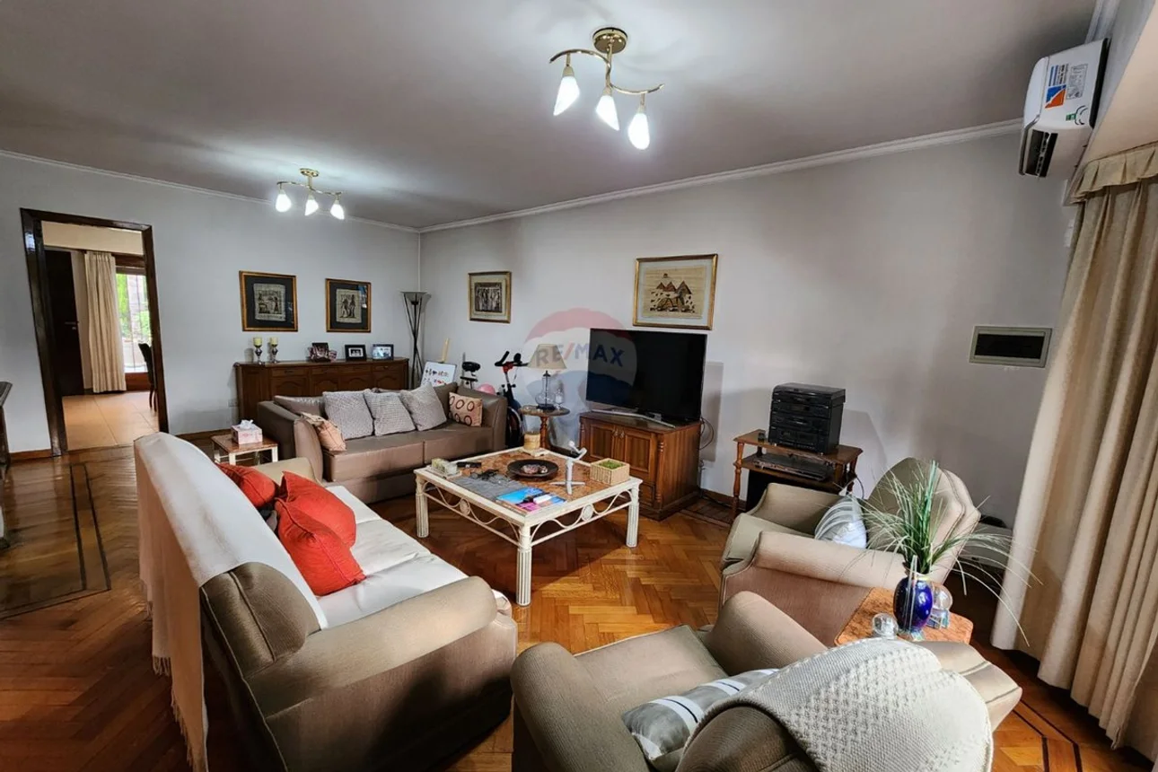 Casa de 6 ambientes en venta en Bernal Este, Zapiola 300, foto 5