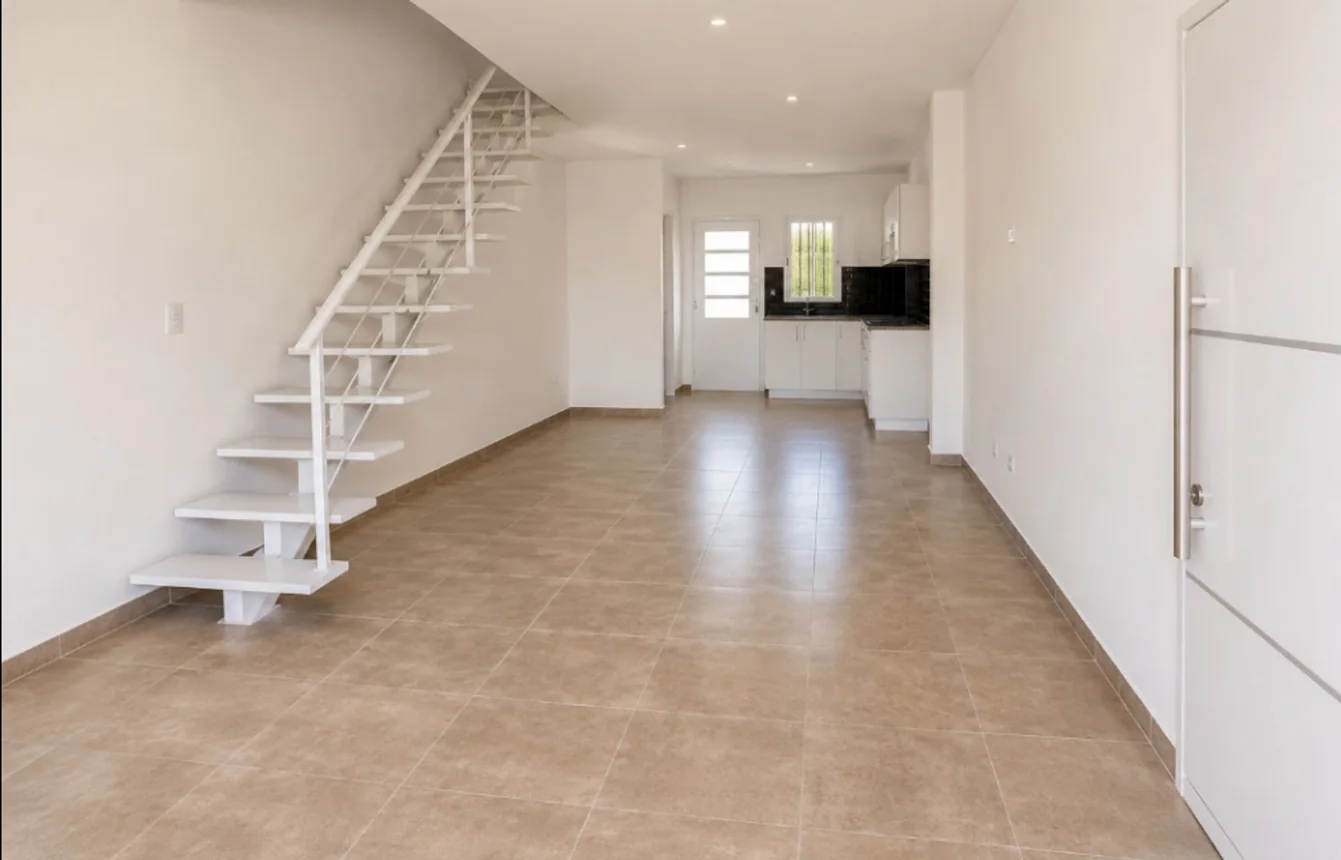 Casa tríplex en venta en Belén de Escobar, foto 2