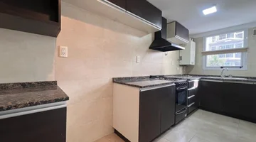 VENTA EXCELENTE SEMIPISO MODERNO 3 AMB. LA PERLA