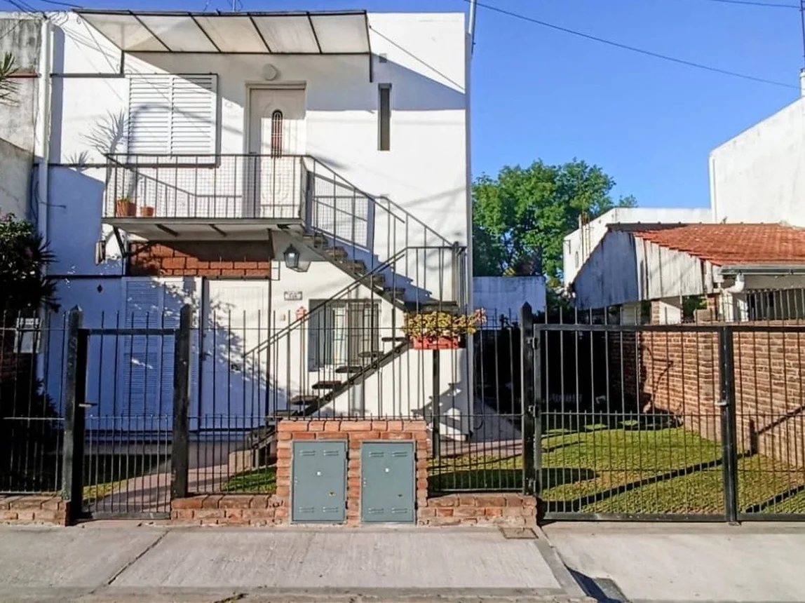 Casa dúplex de 5 ambientes en venta en El Talar, Pasaje San Javier 500