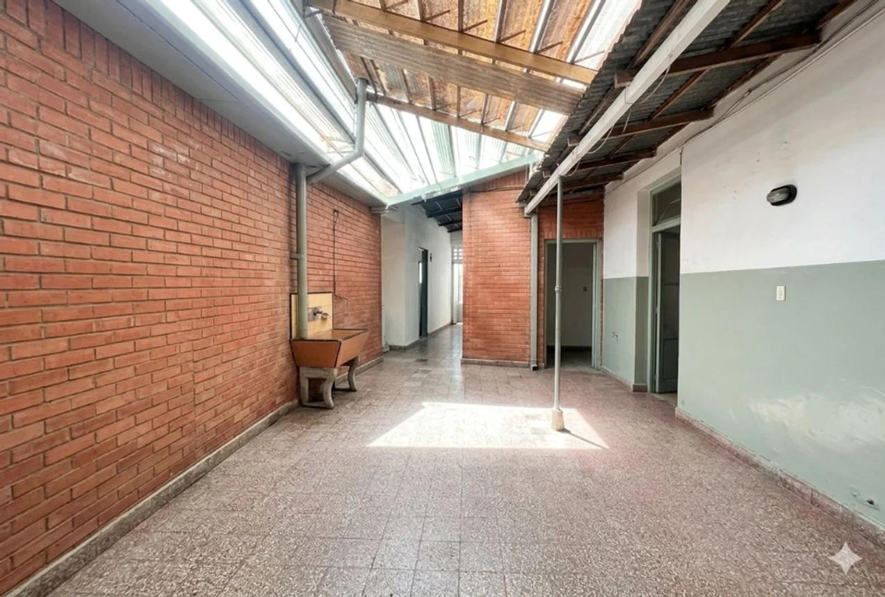 Casa de 5 ambientes en venta en Saavedra, Roque Pérez 4600