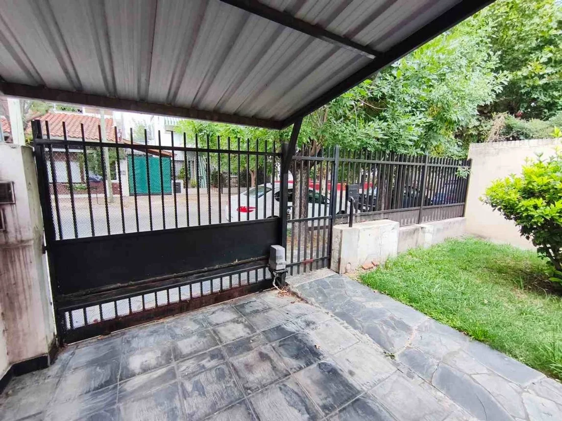 Casa en venta en Villa Sarmiento, foto 3