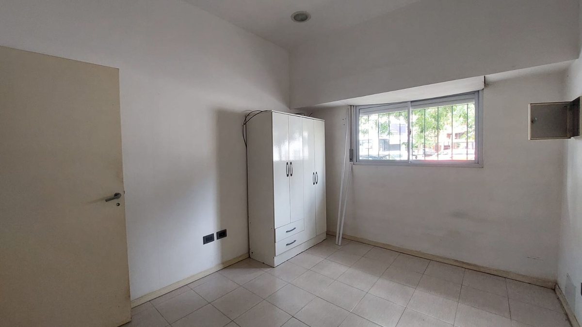 Foto 12 — VENTA LOCAL CON COCINA Y BAÑO EN LINIERS