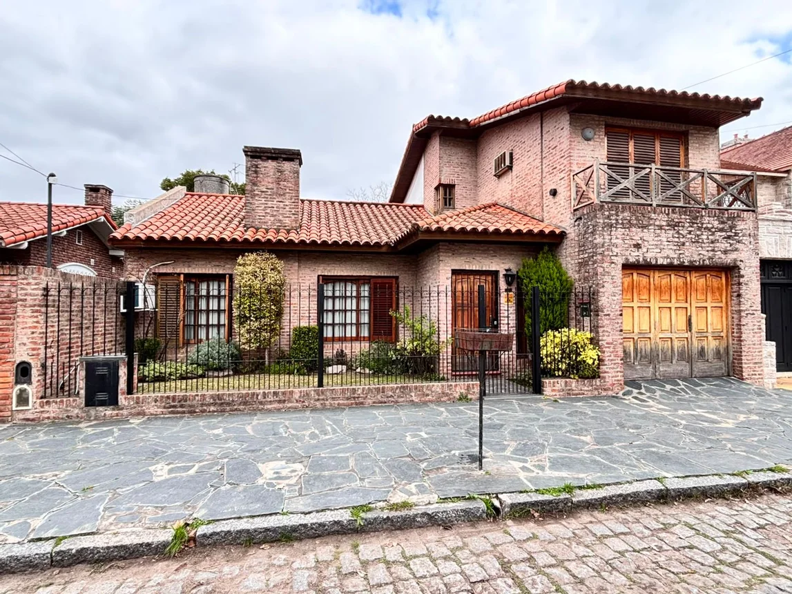 Casa en venta en Temperley