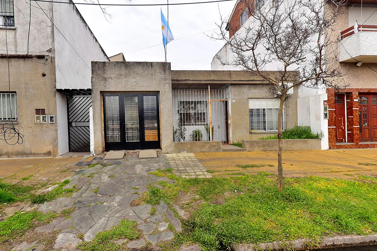 Casa de 4 ambientes en venta en Villa Bosch, Sargento Cabral 1700