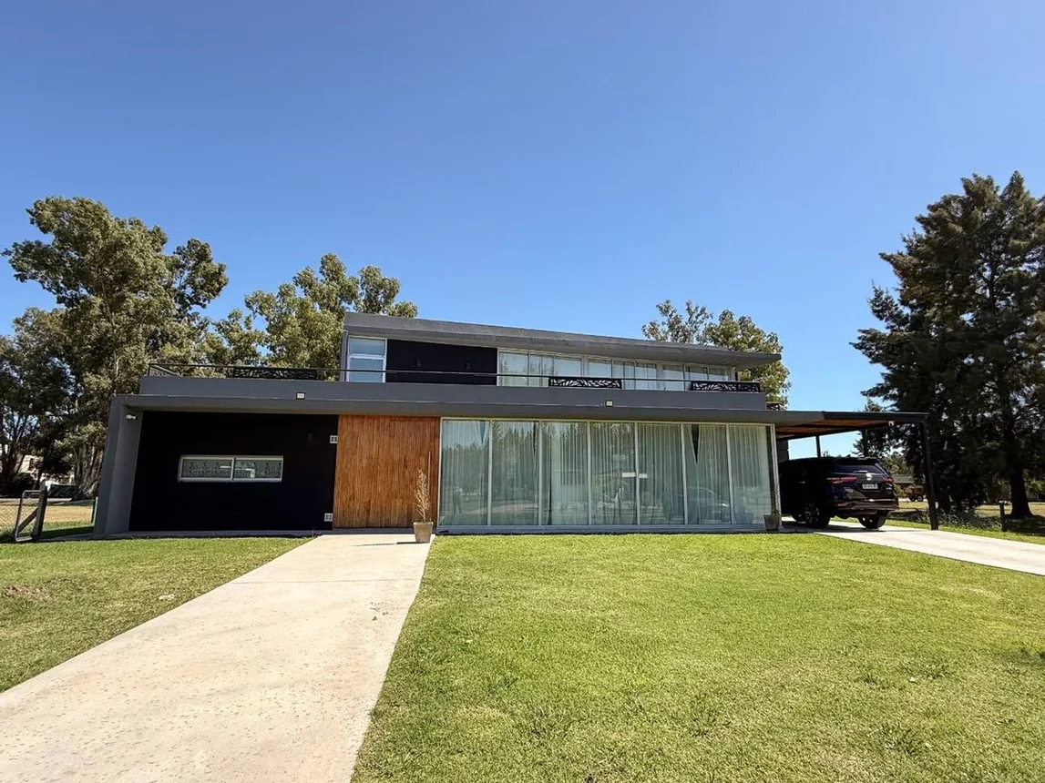 Casa en venta en La Plata, foto 3