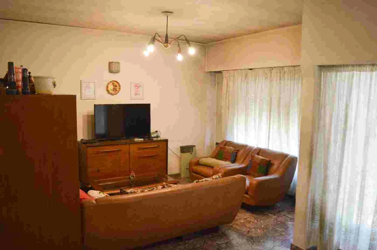 Casa de 5 ambientes en venta en Temperley, Rafael Jijena Sánchez 300, foto 4