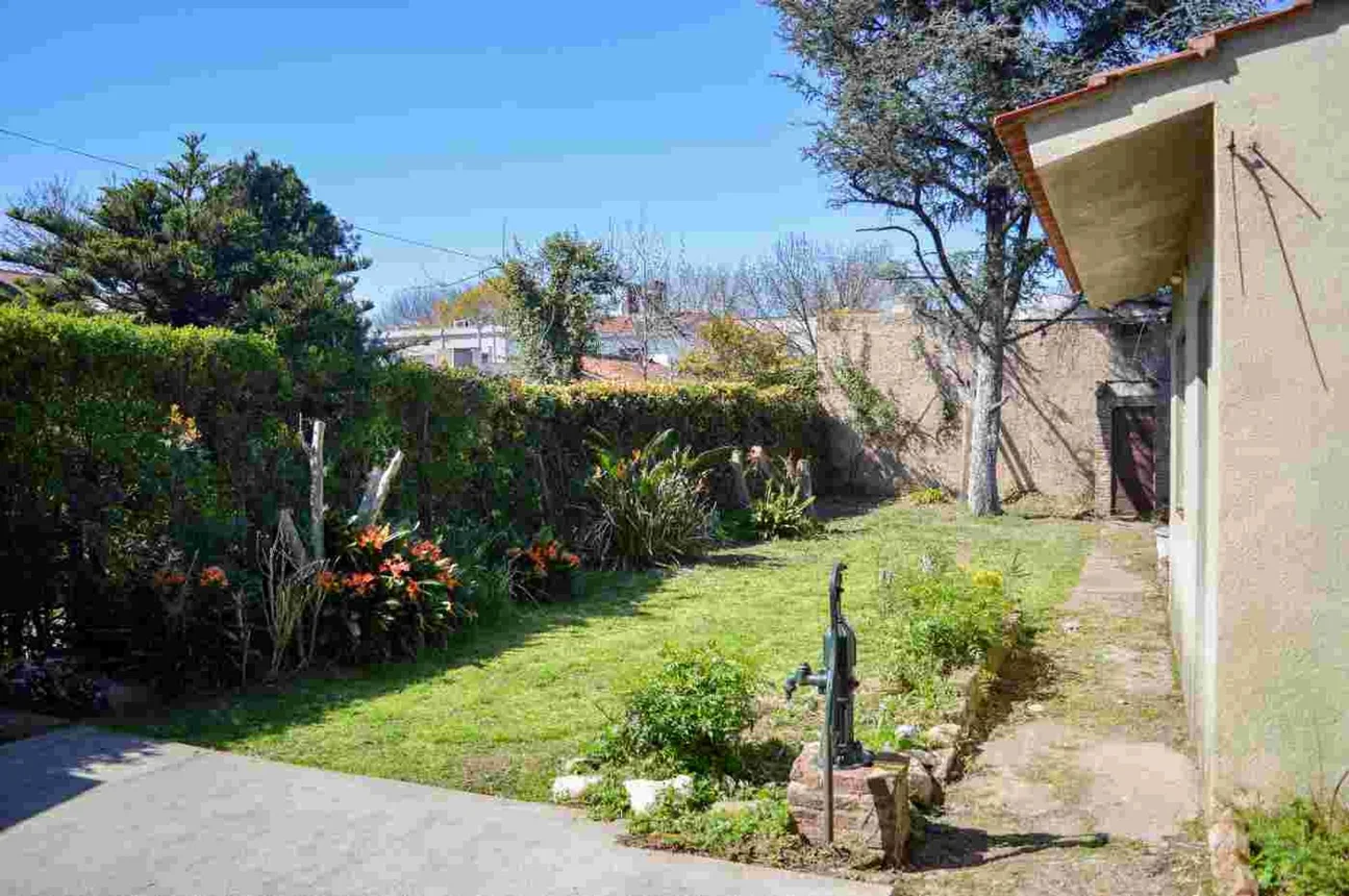 Casa de 5 ambientes en venta en Temperley, Rafael Jijena Sánchez 300