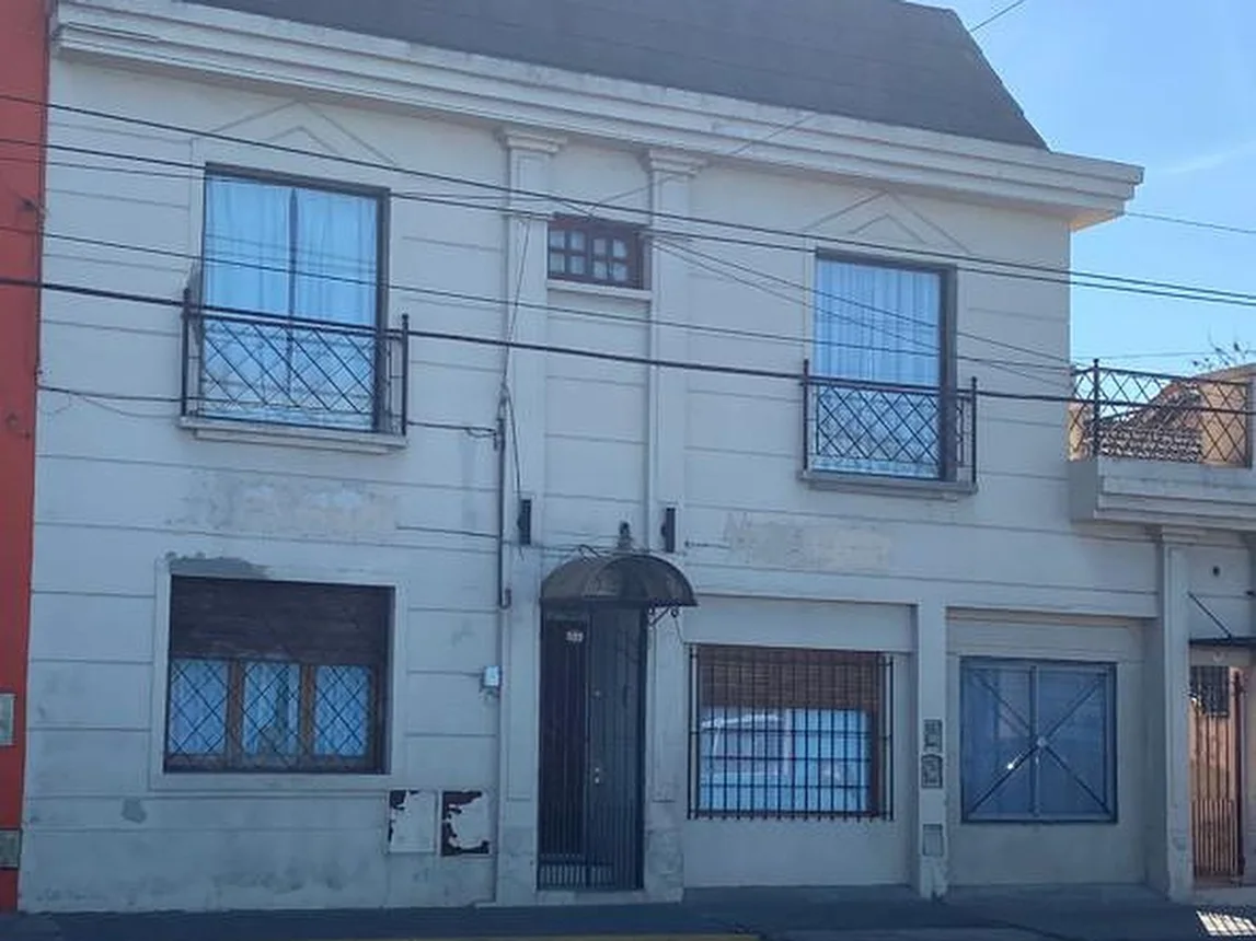 PH de 4 ambientes en venta en Temperley, Avenida 9 de Julio 300
