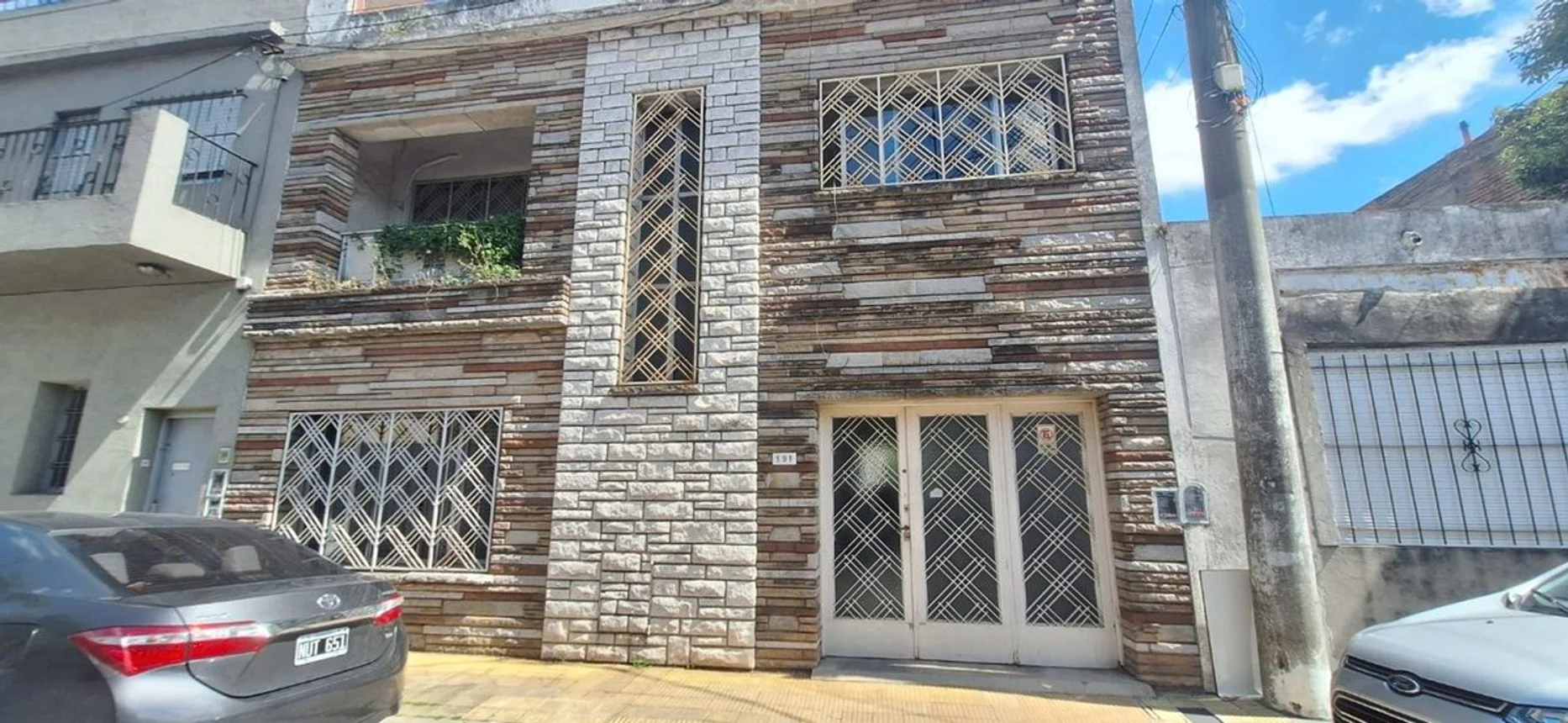 Casa de 4 ambientes en venta en Villa Sarmiento, Concejal Héctor Coucheiro 100, foto 2
