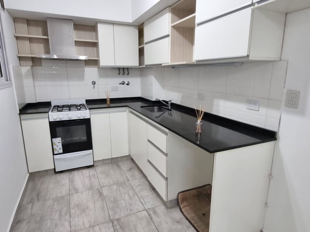 VENTA DEPARTAMENTO TRES AMBIENTES CABALLITO