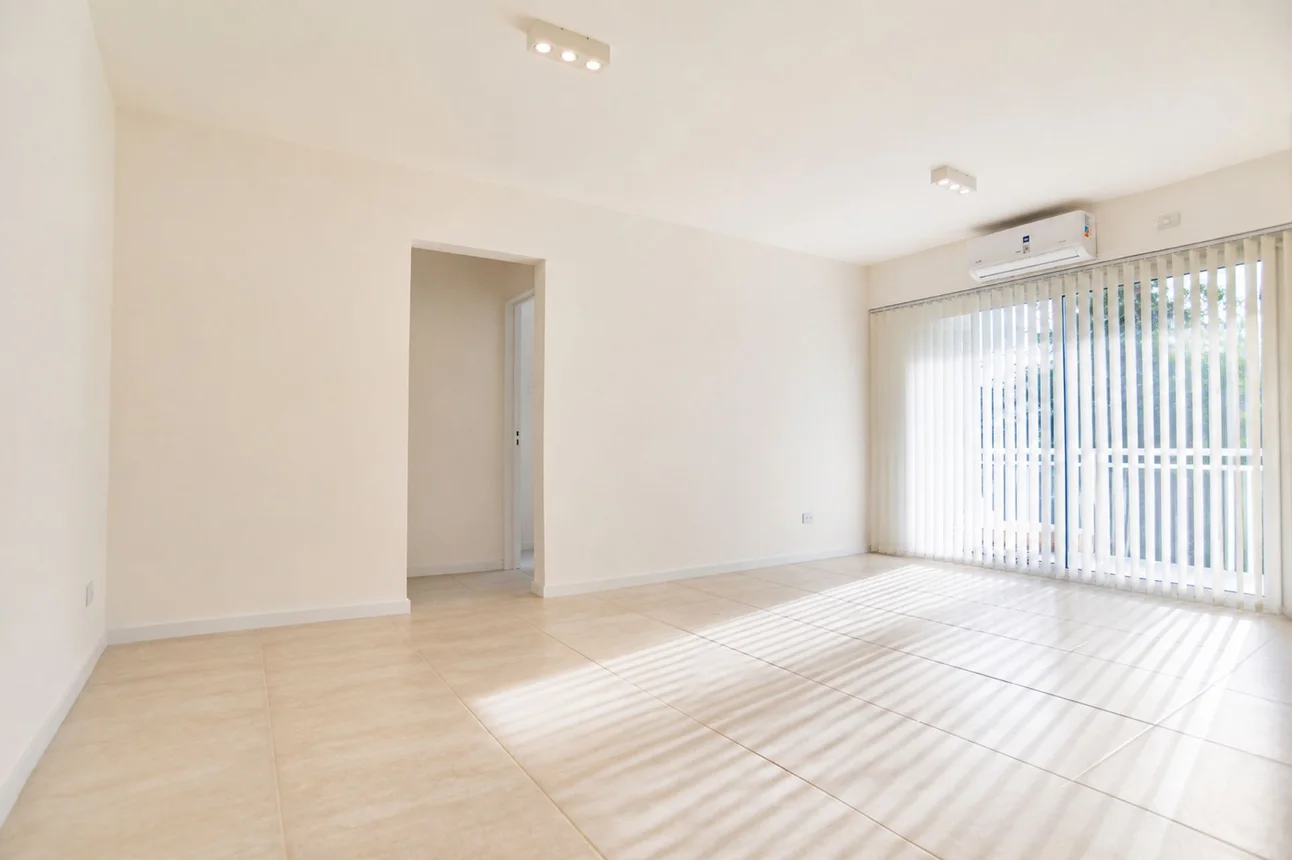 Departamento de 3 ambientes en venta en Bernal Este, Patricios 400