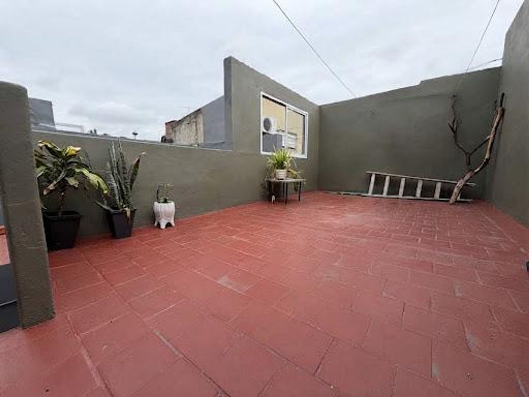 VENTA PH A NUEVO PATIO Y TERRAZA FLORESTA