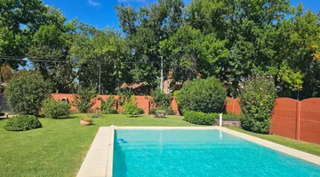 VENTA CASA CENTRO DE FUNES 3 DORMITORIOS C/ PILETA