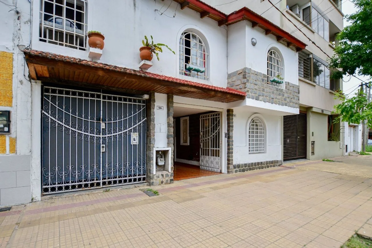 Casa en venta en La Plata, foto 2