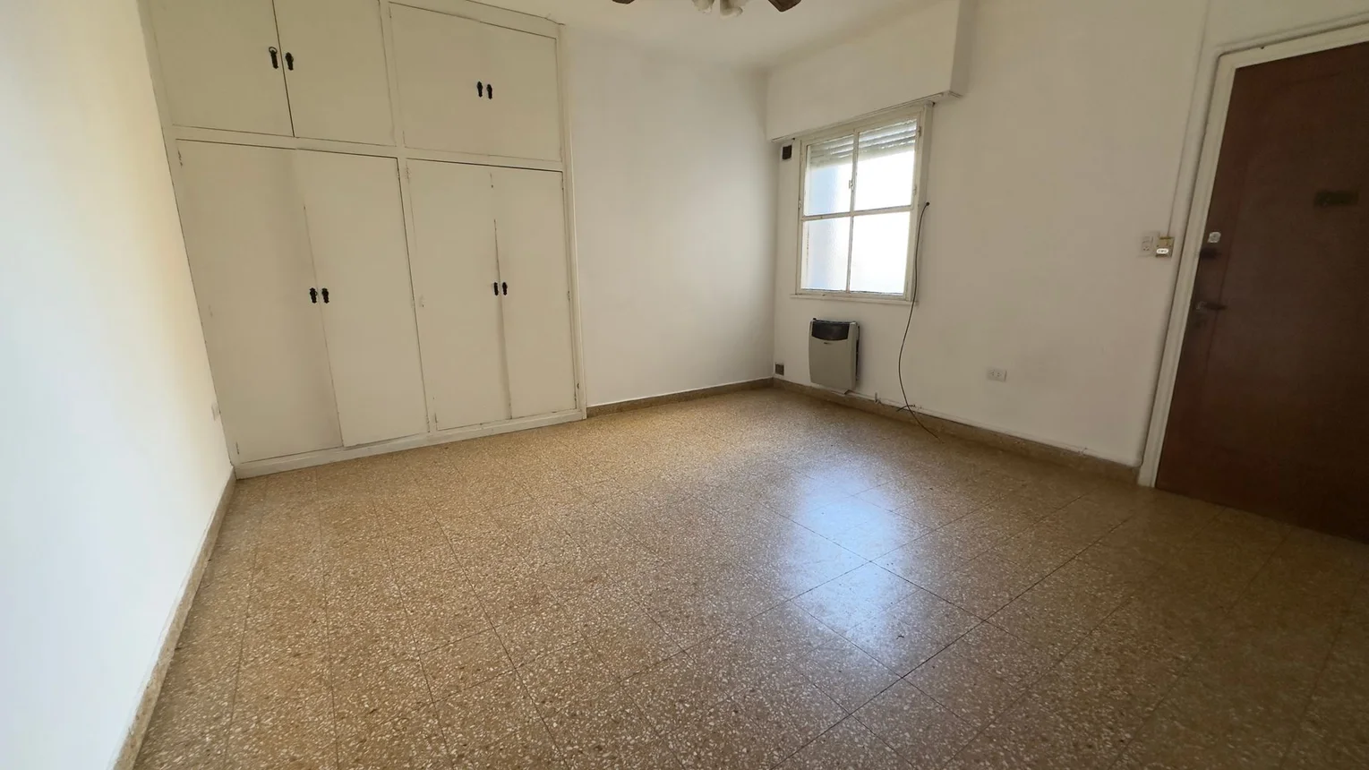 Departamento de 3 ambientes en venta en La Plata, 57 E/ 11 y 12 800